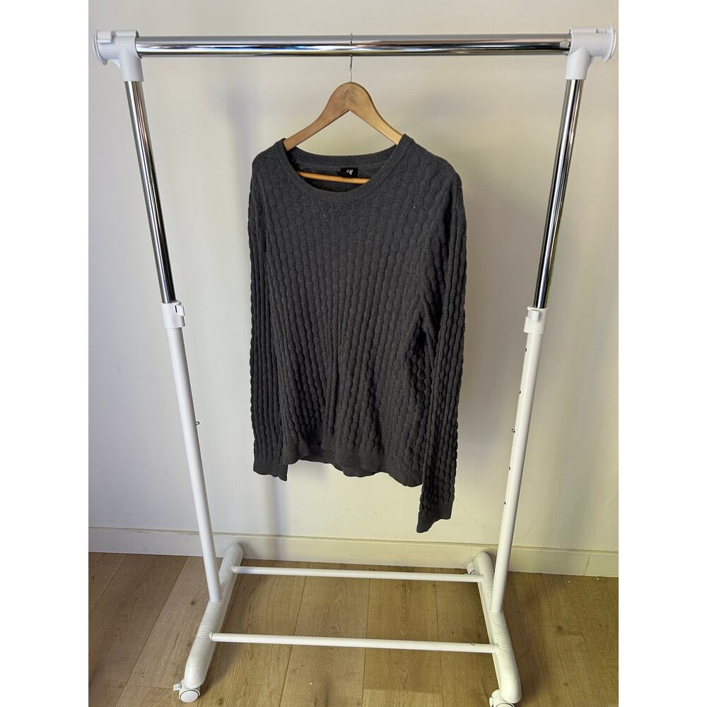 H&M Gray Knit Sweater Size XL‎